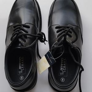 French Toast Boy's Mitch Black Oxford Shoes sz 9 NWT